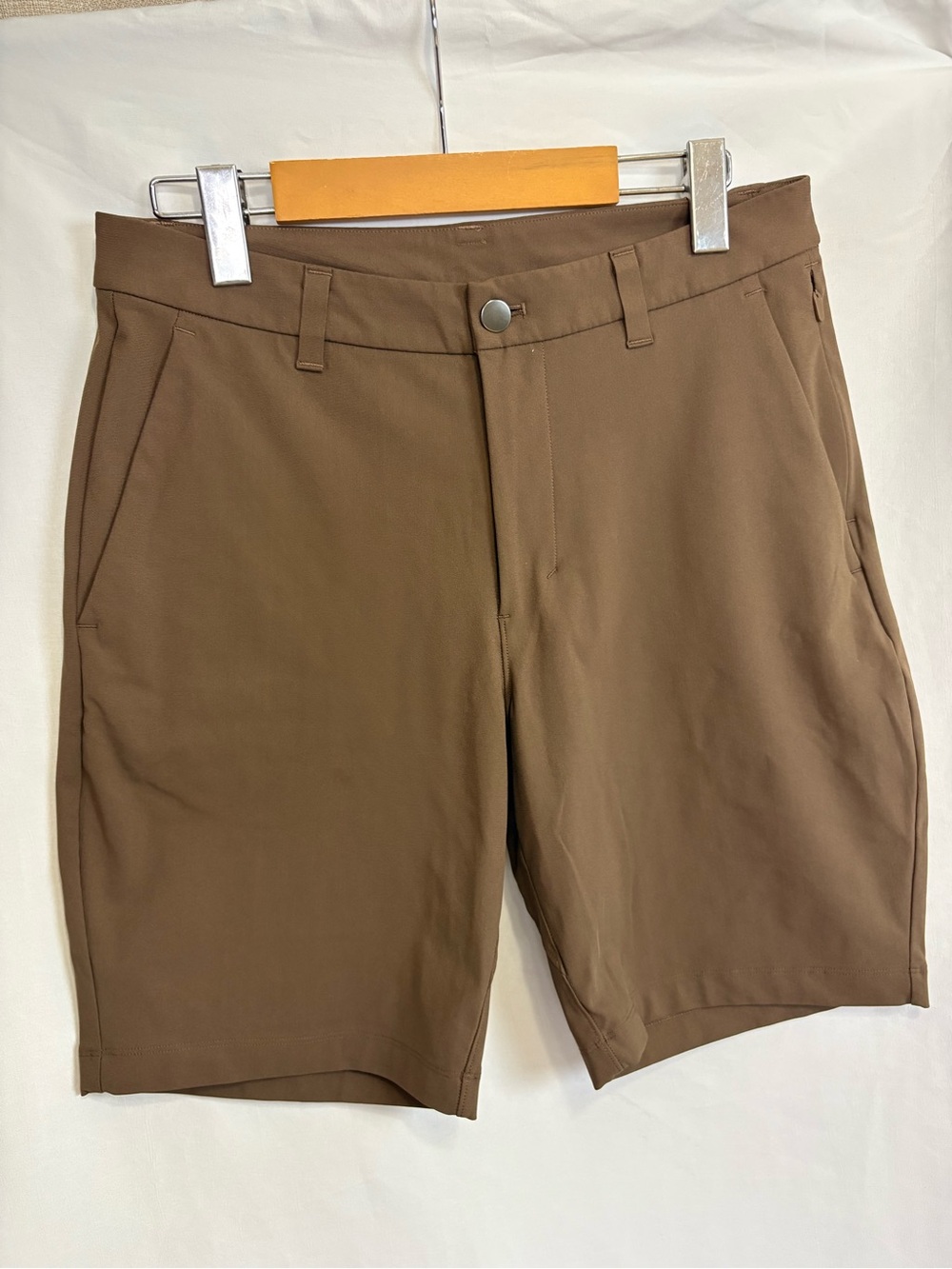 lululemon athletica Men's Brown Flat-Front Performance Shorts